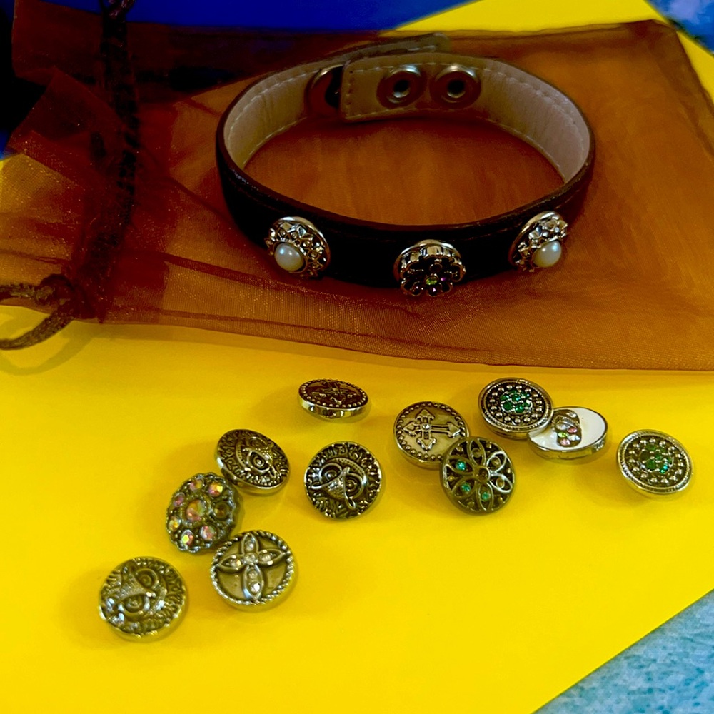 Interchangeable bracelet with charms.